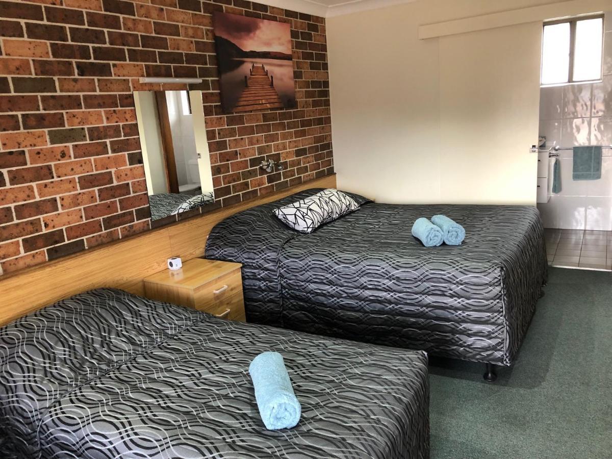 Denman Motor Inn Екстер'єр фото