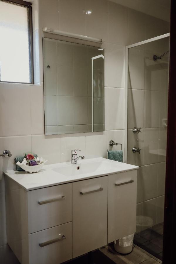 Denman Motor Inn Екстер'єр фото