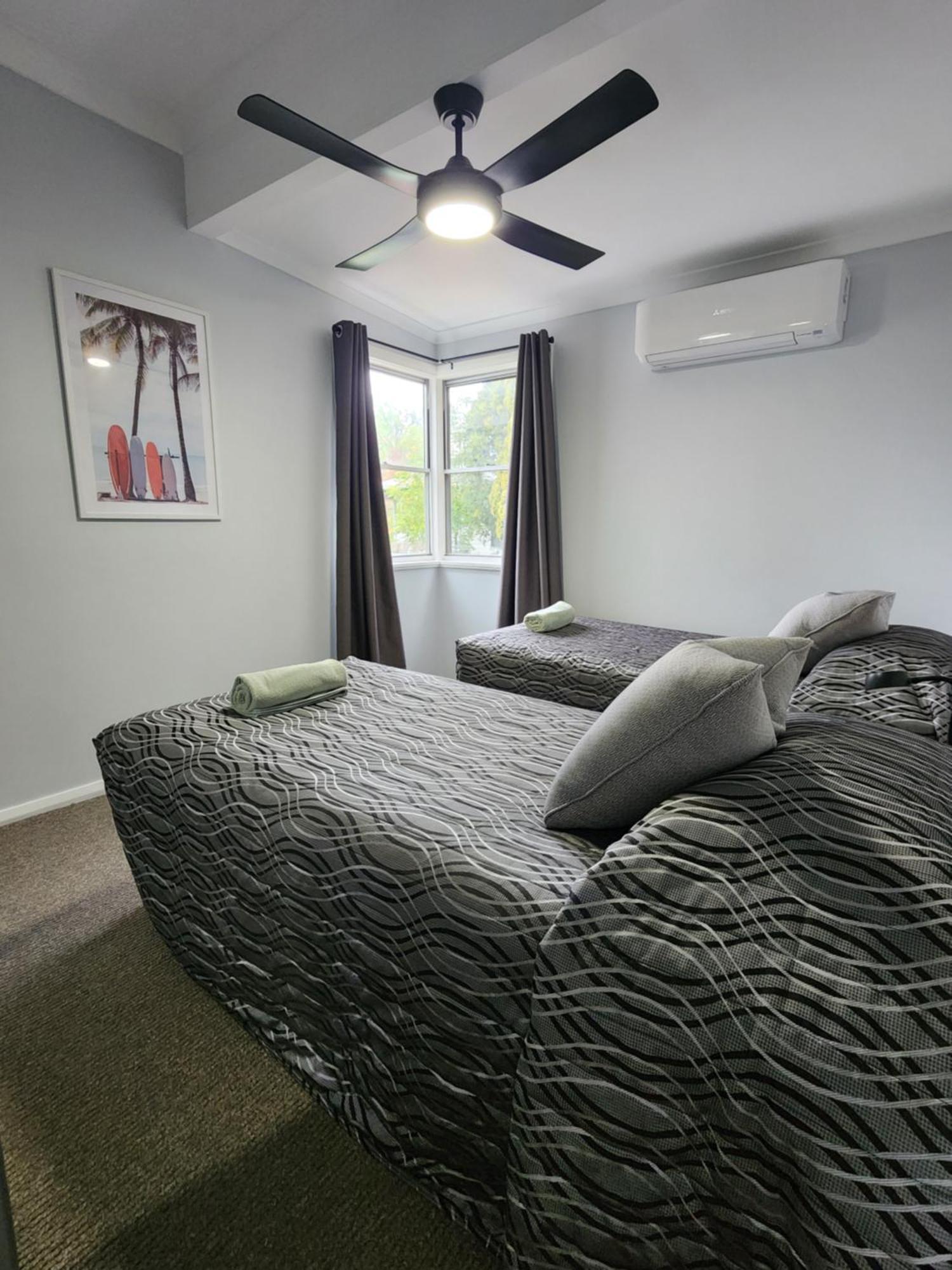 Denman Motor Inn Екстер'єр фото